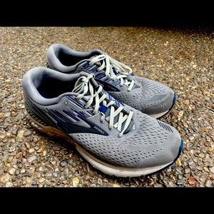Brooks Adrenaline Running Shoe (Size 10)